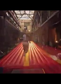 搞笑视频大全 废弃工厂的马戏团